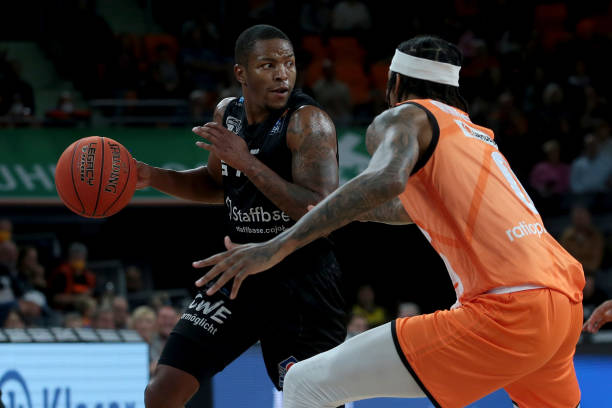 于年轻时便 于年轻时便