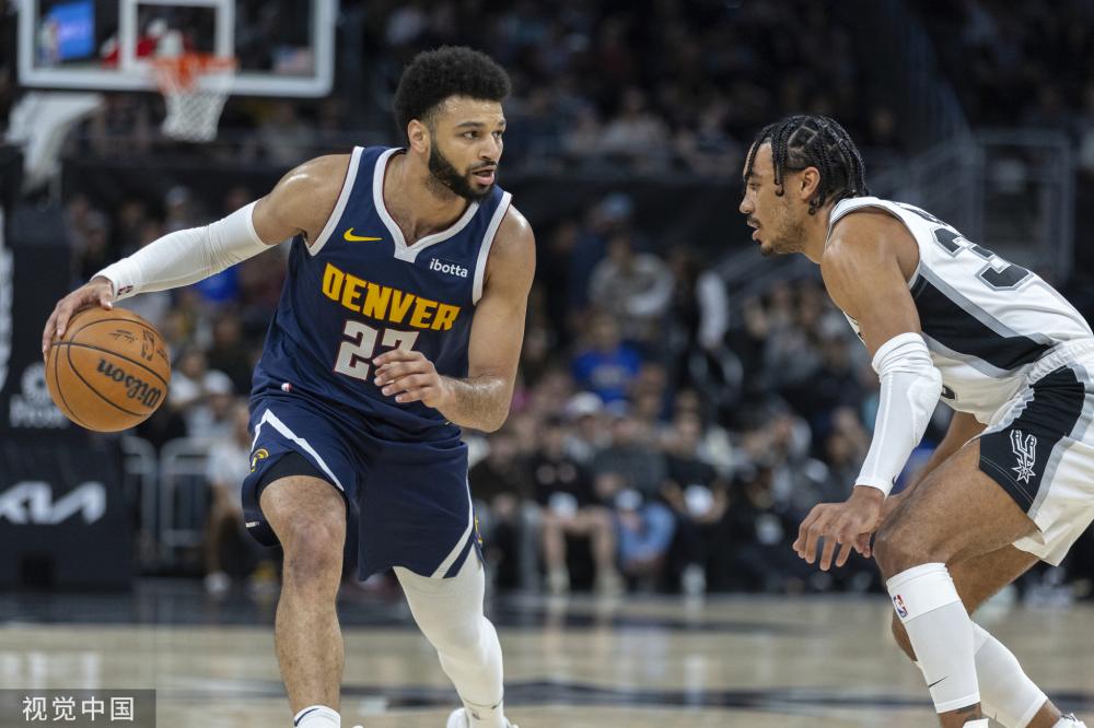 满侵略性的 满侵略性的