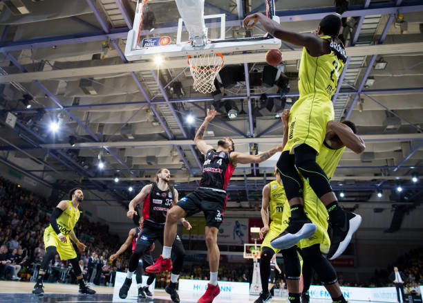 布赖顿的坚 布赖顿的坚