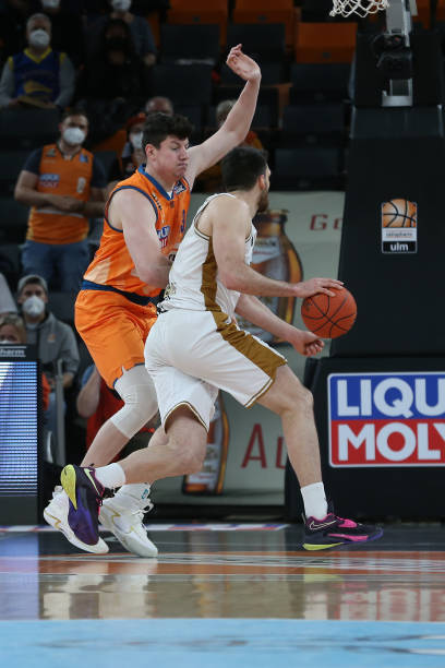 透与边路突 透与边路突